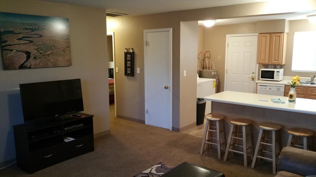 Page Lake Powell Nightly Rental Номер фото